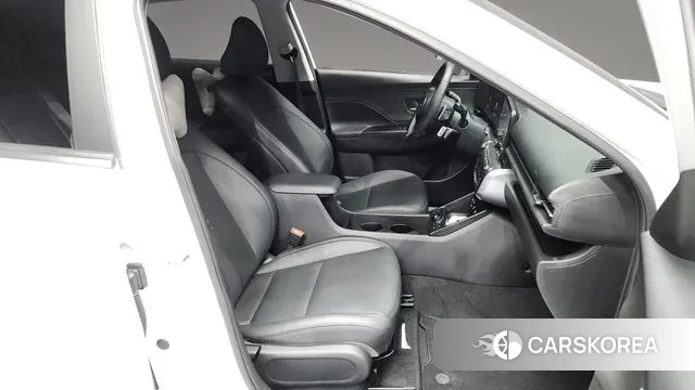 Hyundai Kona (SX2) 2023 Белый из Кореи, фото 2