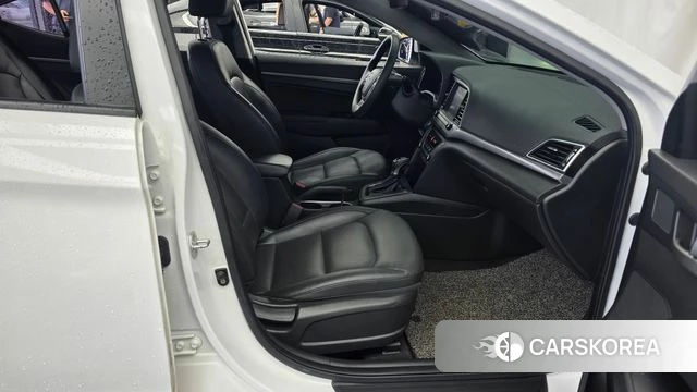 Hyundai Avante AD 2018 Белый из Кореи, фото 2