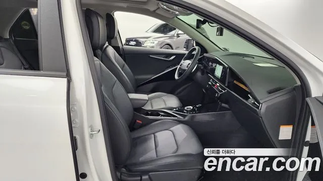 Kia Di Ol Nu Niro 2023 Белый из Кореи, фото 2