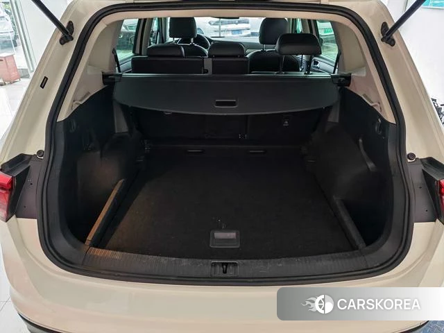 Volkswagen Tiguan L 2018 Белый из Китая, фото 2