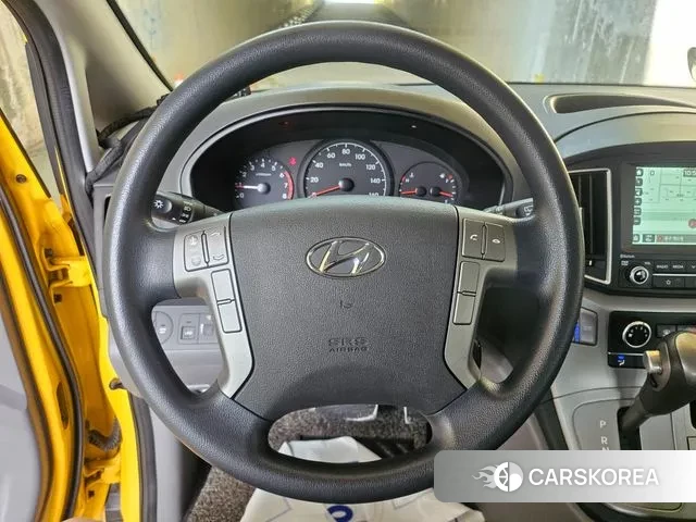 Hyundai The New Grand Starex 2018 Желтый из Кореи, фото 2