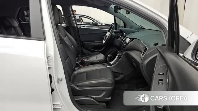 Chevrolet (GM Daewoo) The New Trax 2022 Белый из Кореи, фото 2