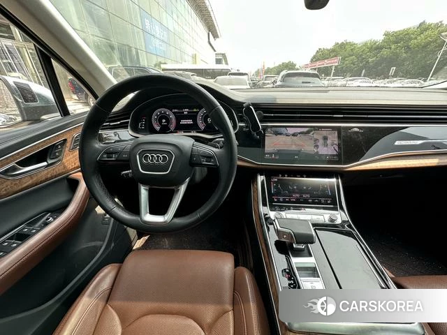 Audi Q7 2022 Черный из Китая, фото 2