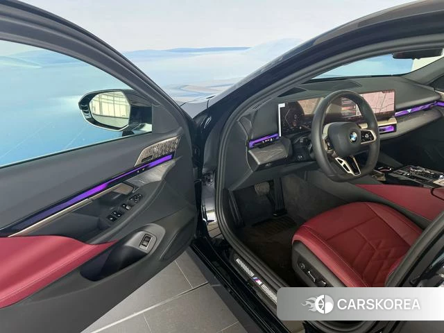 BMW 5 series 2025 Черный из Китая, фото 2