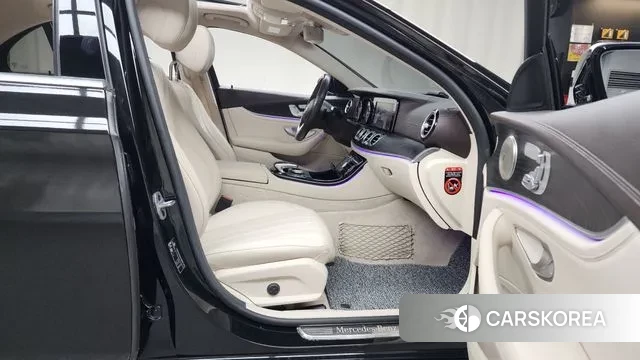 Mercedes-Benz E-Class W213 2020 Черный из Кореи, фото 2