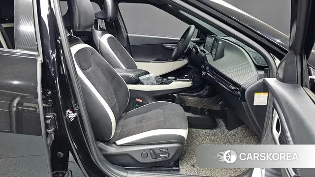 Kia EV6 2023 Черный из Кореи, фото 2