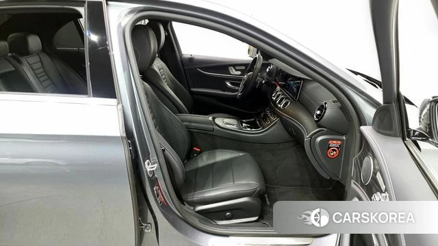 Mercedes-Benz E-Class W213 2023 Серый из Кореи, фото 2