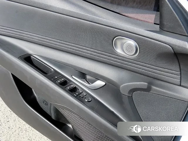 Hyundai The New Avante (CN7) 2024 Белый из Кореи, фото 2