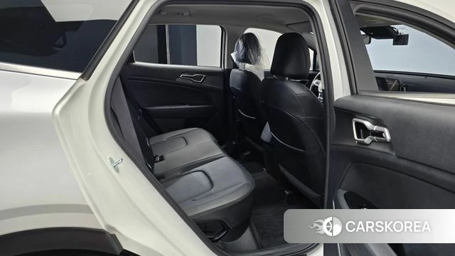 Kia Sportage 5th Generation 2023 Белый из Кореи, фото 2