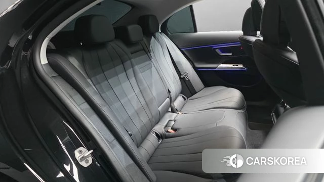 Mercedes-Benz E-Class W214 2025 Черный из Кореи, фото 2