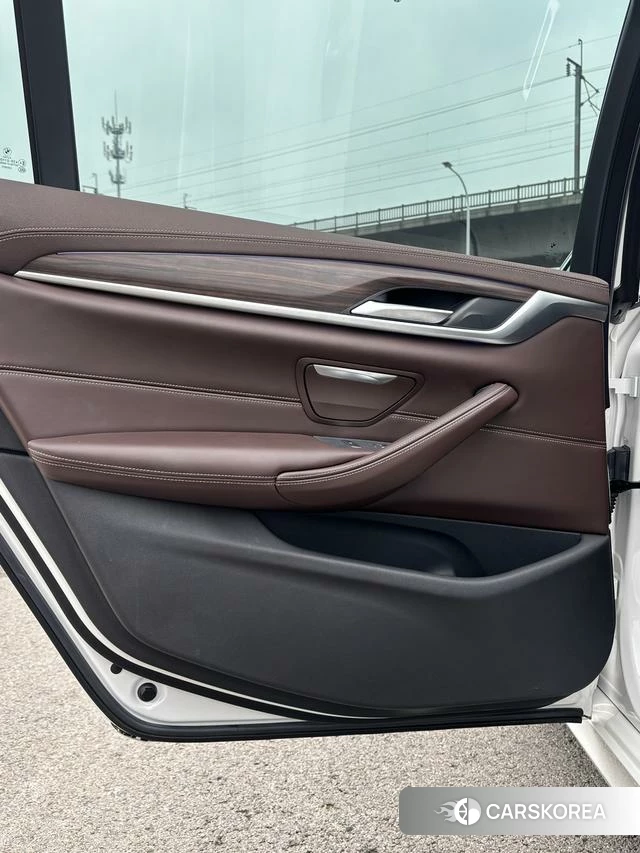 BMW 5 series PHEV id 4209456 из Китая 2