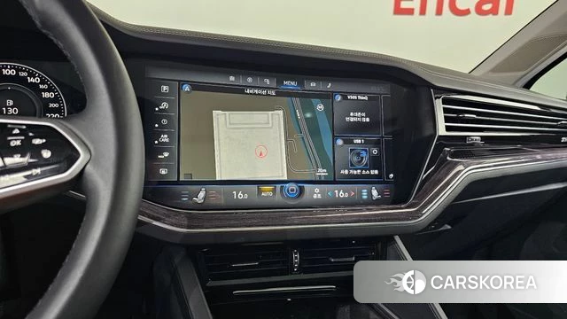 Volkswagen Touareg 3rd generation 2023 Белый из Кореи, фото 2