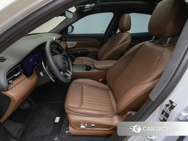 Maserati Grecale 2024 Светло-серебряный цвет из Кореи, фото 2