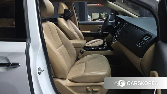 Kia The New Carnival 2018 Белый из Кореи, фото 2