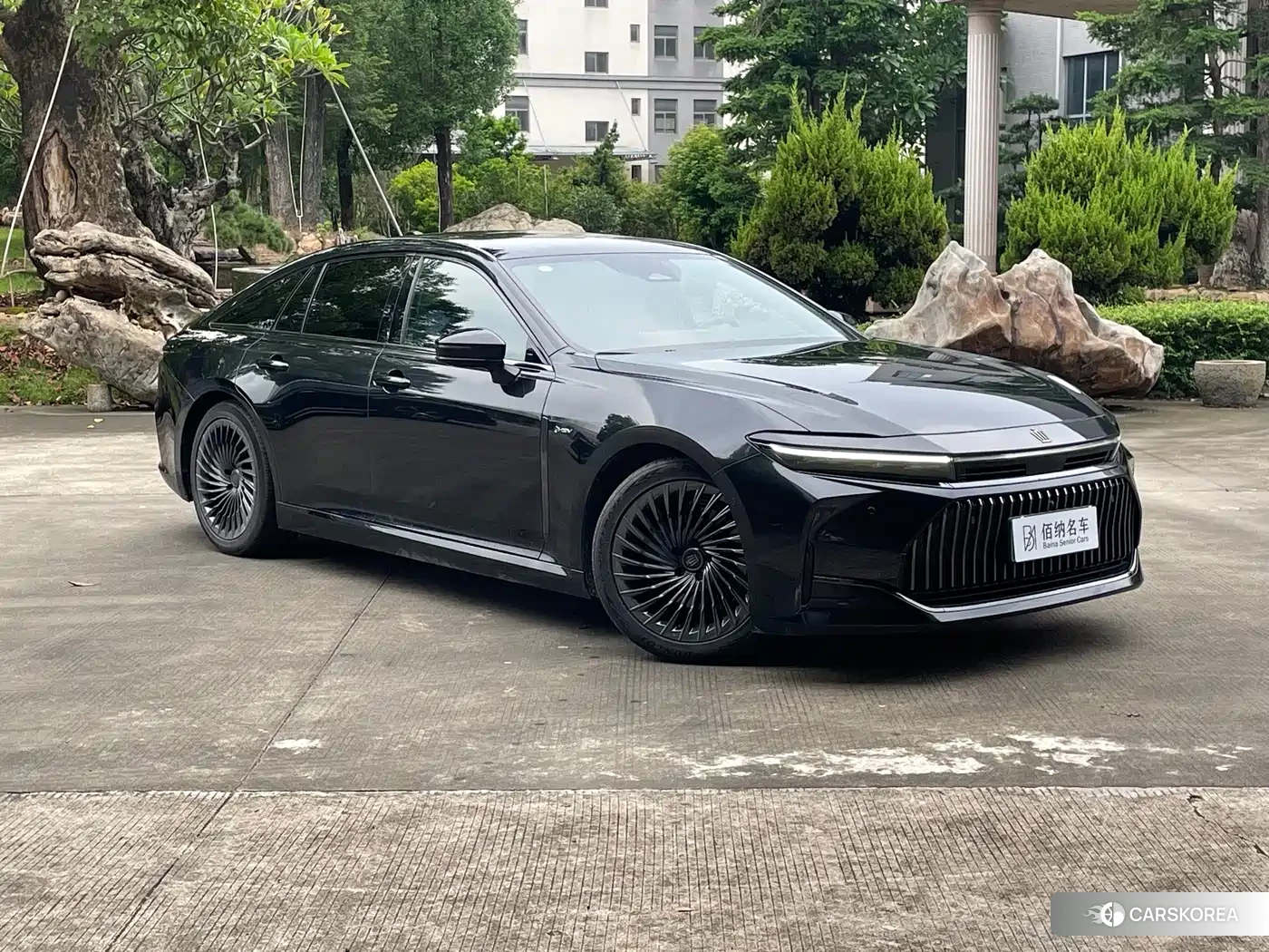 Toyota Crown 2024 Черный из Китая, фото 2