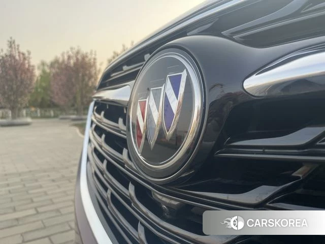 Buick GL8 2022 Красный из Китая, фото 2