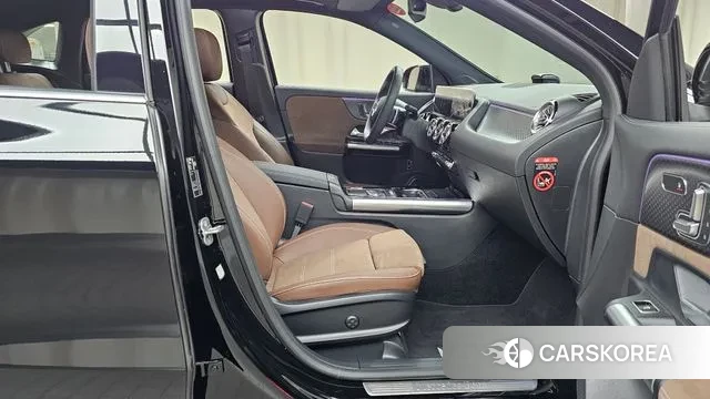 Mercedes-Benz GLA - Class H247 2025 Черный из Кореи, фото 2