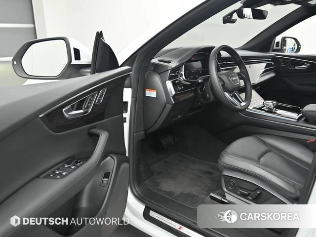 Audi Q8 (4M) 2023 Белый из Кореи, фото 2