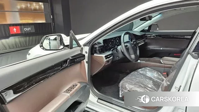 Hyundai Grandeur Hybrid (GN7) 2023 Белый из Кореи, фото 2