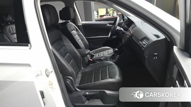 Volkswagen Tiguan second Generation 2021 Белый из Кореи, фото 2