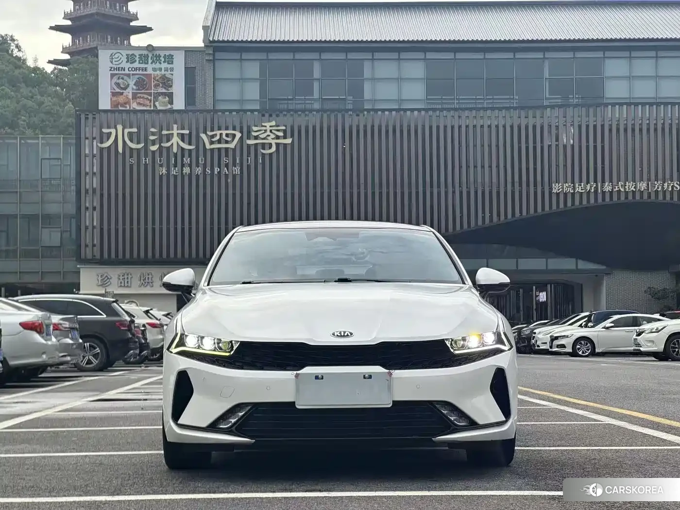 Kia K5 2021 Белый из Китая, фото 2
