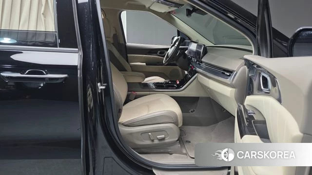 Kia Carnival 4th generation 2022 Черный из Кореи, фото 2