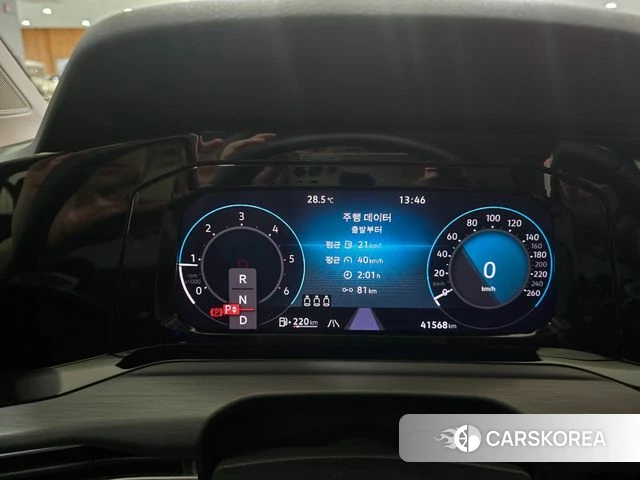 Volkswagen Golf 8th Generation 2023 Белый из Кореи, фото 2