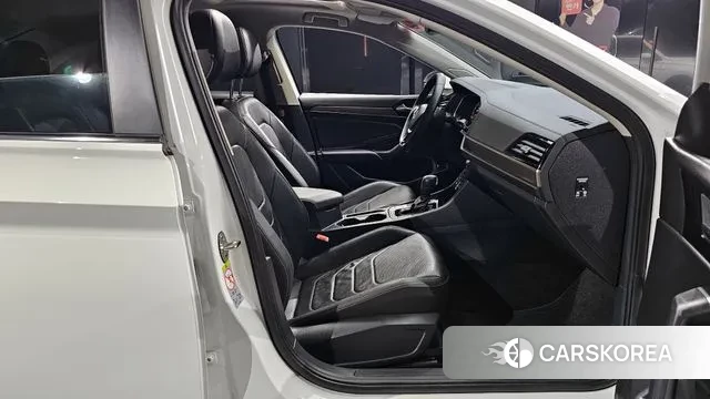 Volkswagen 7th Generation of Jetta 2020 Белый из Кореи, фото 2