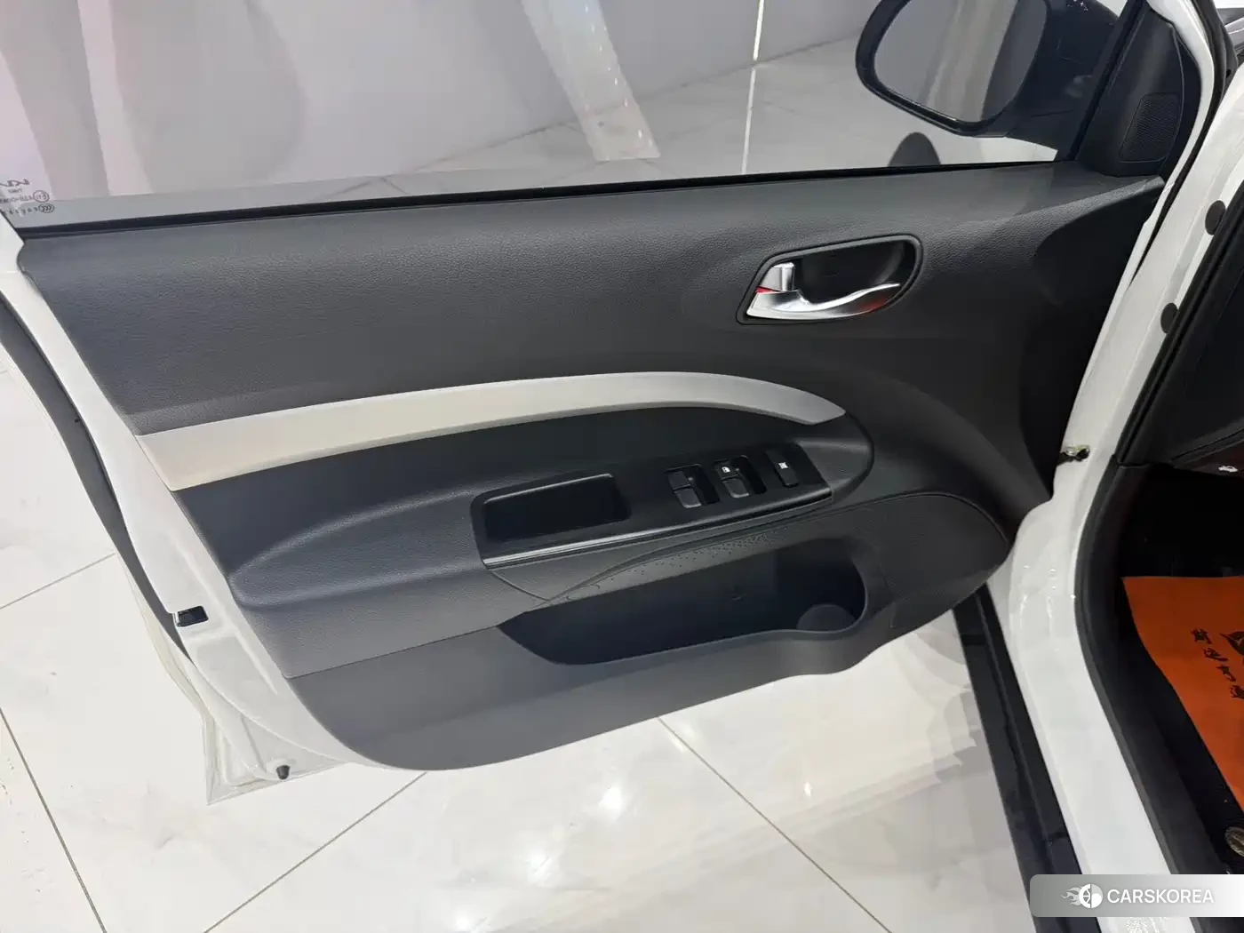 Kia KX1 2024 Белый из Китая, фото 2