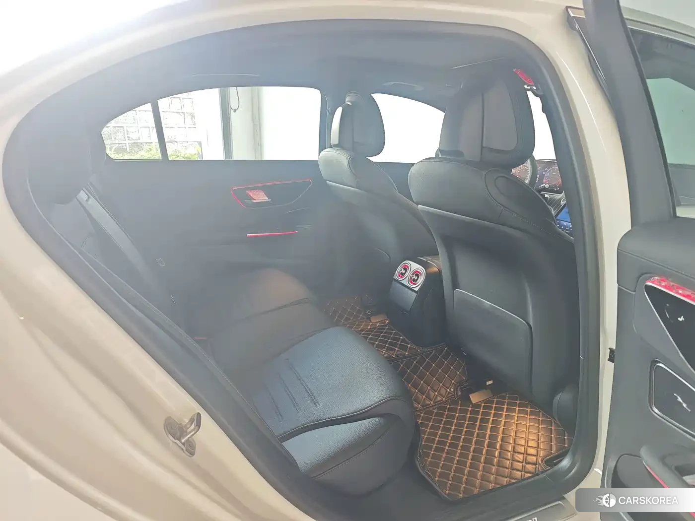 Mercedes-Benz C-class 2024 Белый из Китая, фото 2