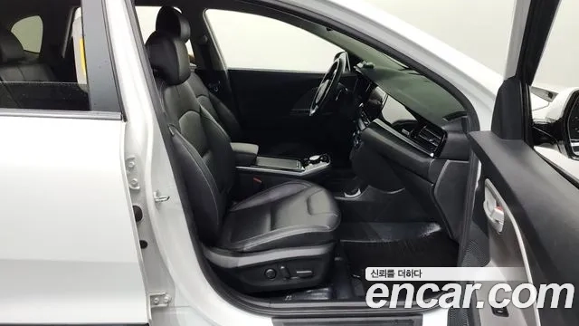 Kia Niro Plus 2022 Белый из Кореи, фото 2