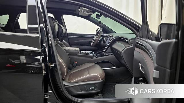 Hyundai Tucson (NX4) 2021 Черный из Кореи, фото 2