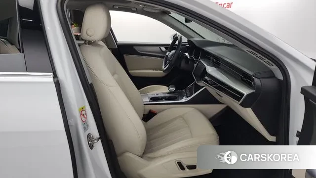 Audi A6 (C8) 2023 Белый из Кореи, фото 2
