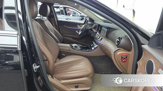 Mercedes-Benz E-Class W213 2019 Черный из Кореи, фото 2