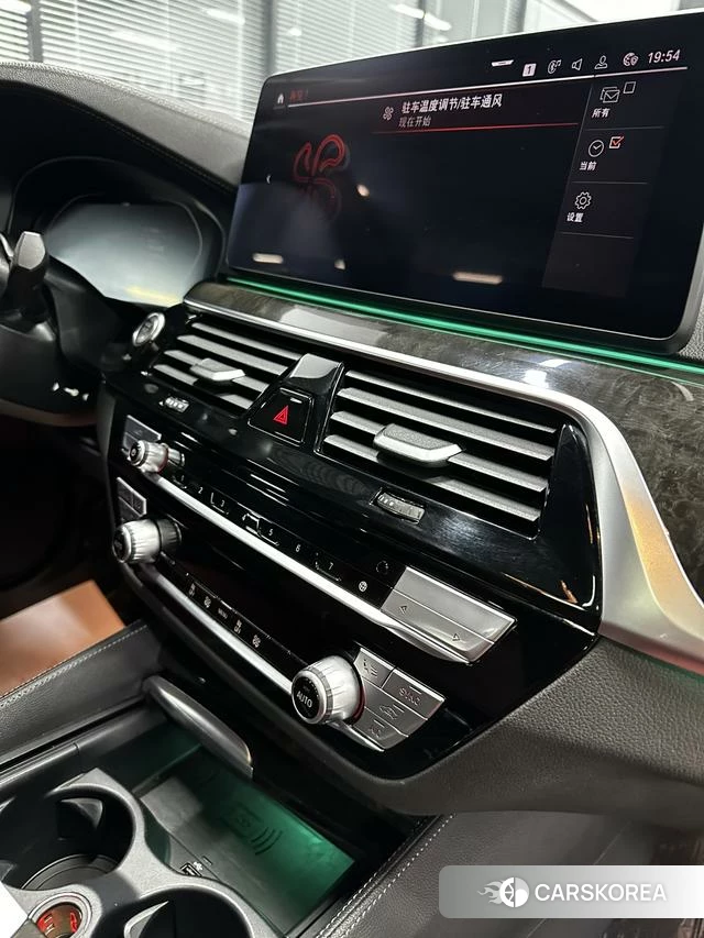 BMW 5 series 2022 Белый из Китая, фото 2