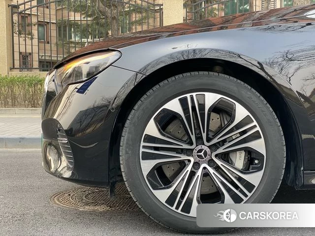 Mercedes-Benz E-class PHEV 2024 Черный из Китая, фото 2