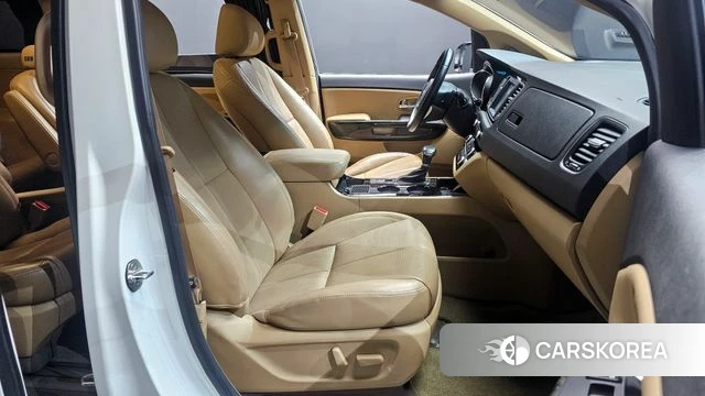 Kia The New Carnival 2019 Белый из Кореи, фото 2