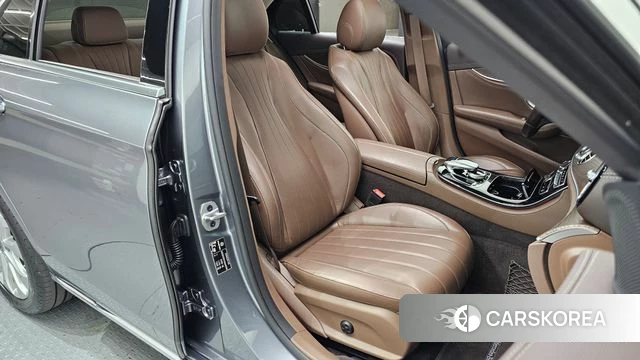 Mercedes-Benz E-Class W213 2019 Серый из Кореи, фото 2