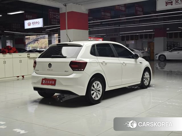 Volkswagen Polo 2022 Белый из Китая, фото 2