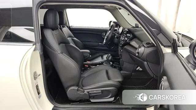 Mini Cooper 2021 Жемчужный цвет из Кореи, фото 2