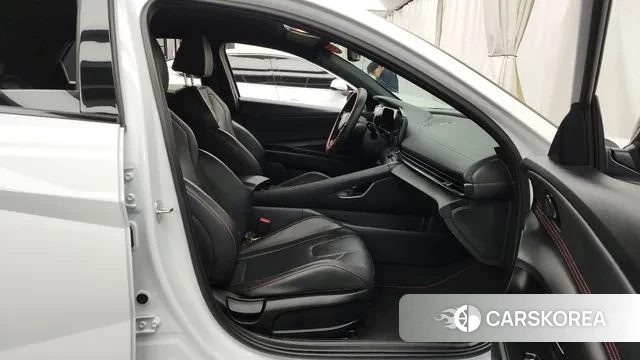 Hyundai The New Avante (CN7) 2023 Белый из Кореи, фото 2