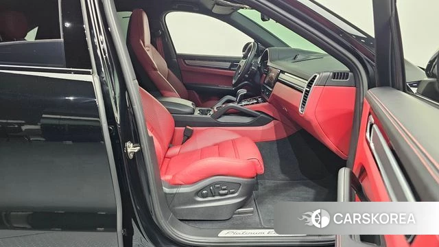 Porsche Cayenne (PO536) 2022 Черный из Кореи, фото 2