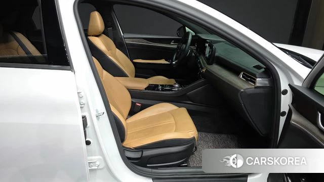 Kia K5 3rd generation 2023 Белый из Кореи, фото 2