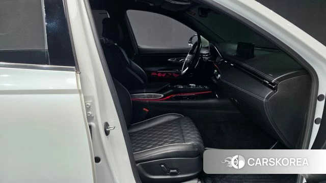 Genesis GV70 2021 Белый из Кореи, фото 2
