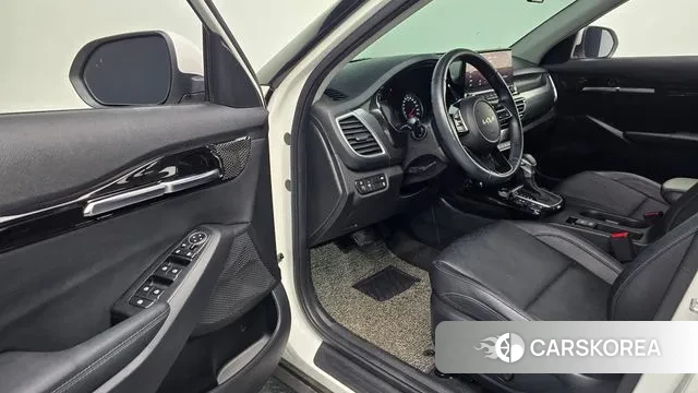 Kia Seltos 2022 Белый из Кореи, фото 2