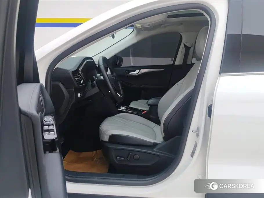 Ford Escape 2023 Белый из Китая, фото 3