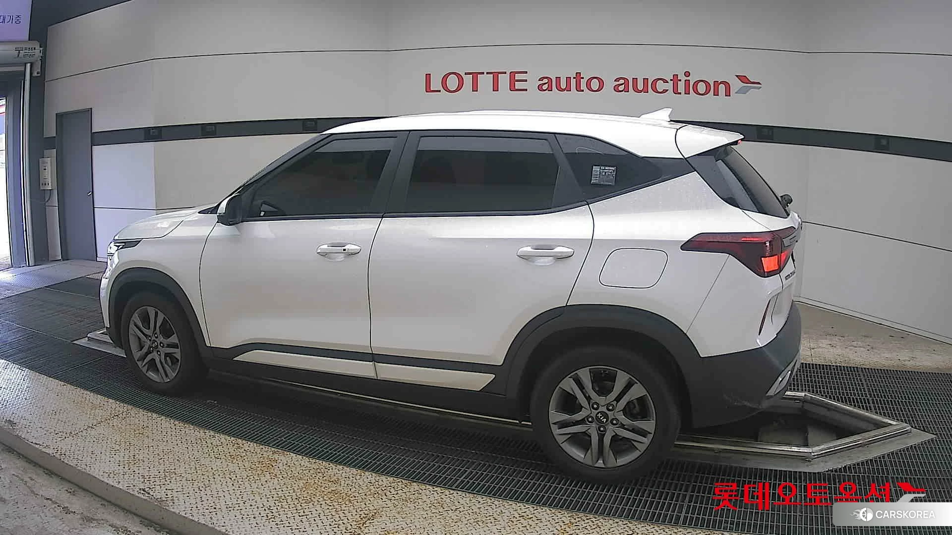 Kia Seltos 2020 Snow White Pearl из Кореи, фото 2