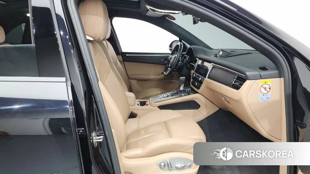 Porsche Macan 2021 Черный из Кореи, фото 2