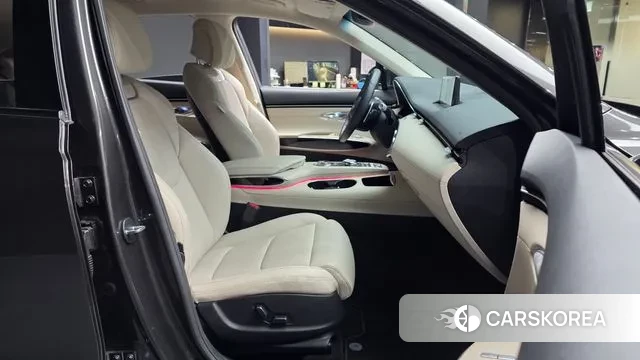 Genesis GV70 2024 Серый из Кореи, фото 2