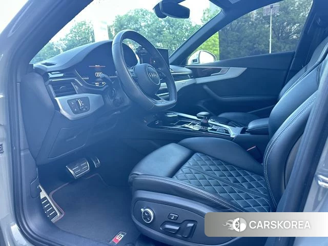 Audi S4 2022 Темно-серый из Китая, фото 2